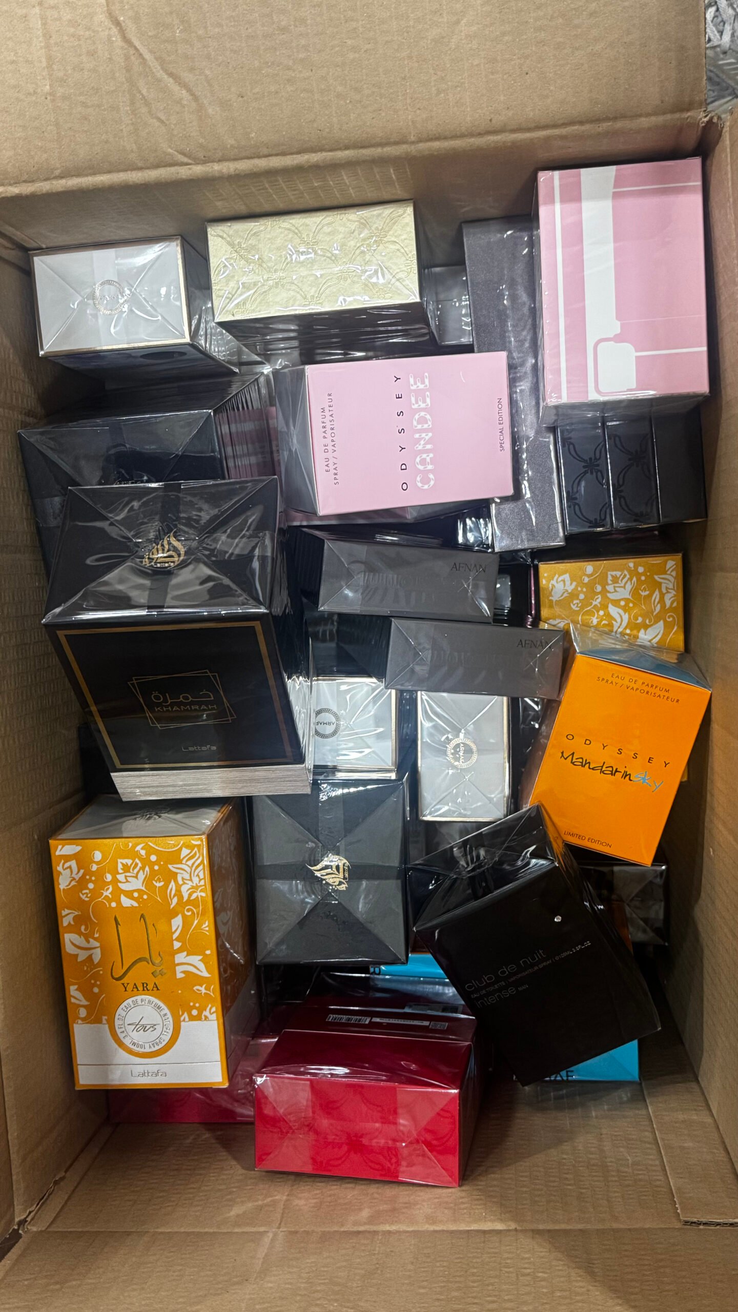 ON THE BOX – Perfumes Árabes Mix (20 piezas)